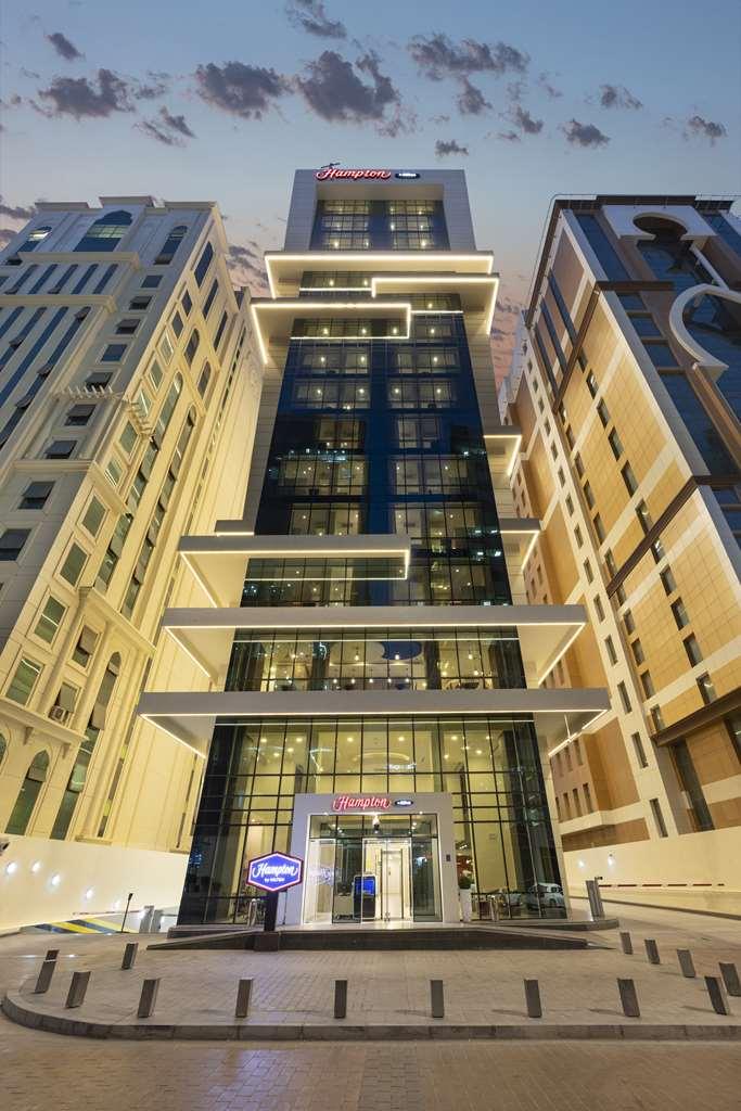 Готель Hampton By Hilton Doha Old Town Екстер'єр фото