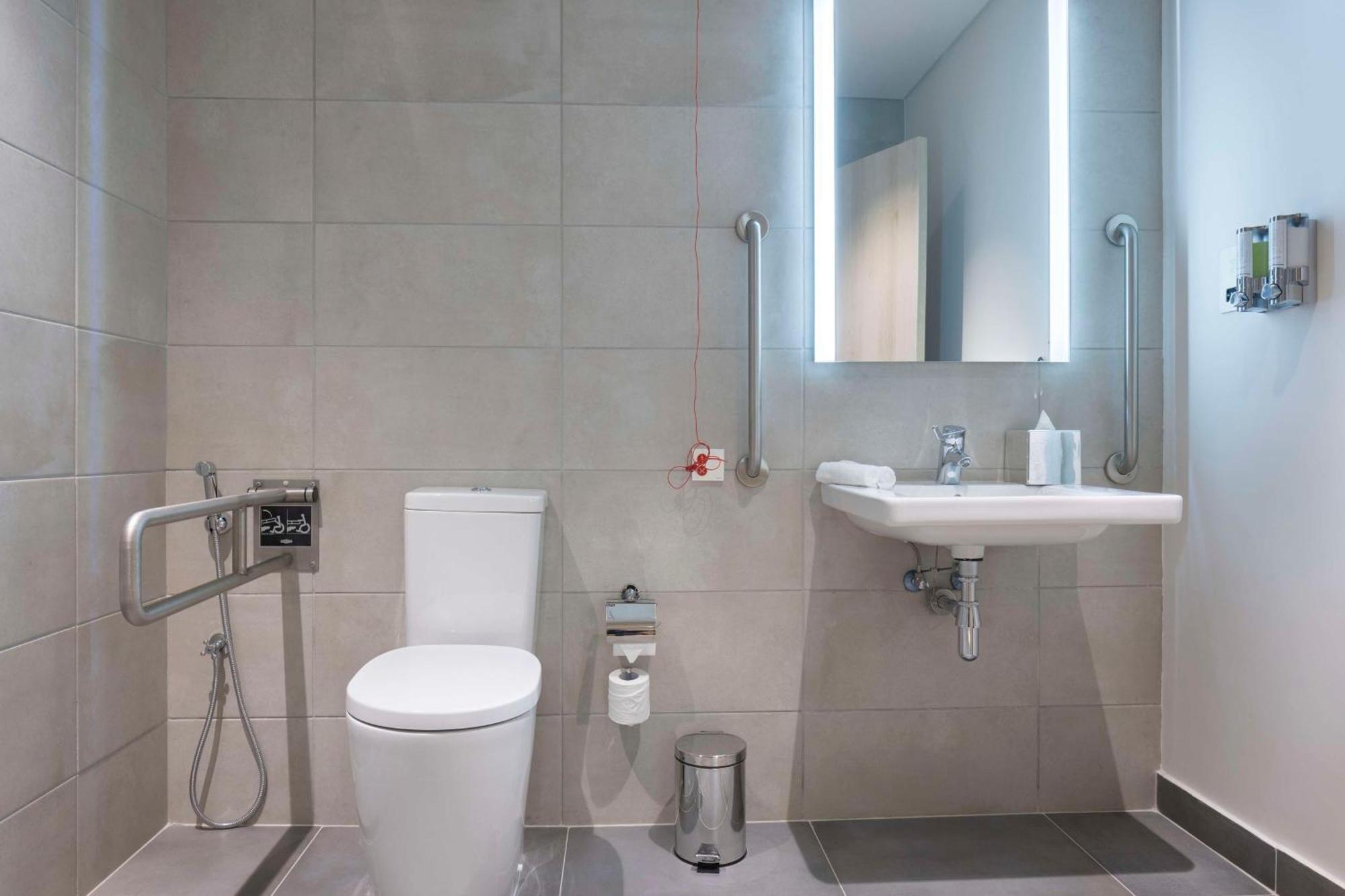 Готель Hampton By Hilton Doha Old Town Екстер'єр фото