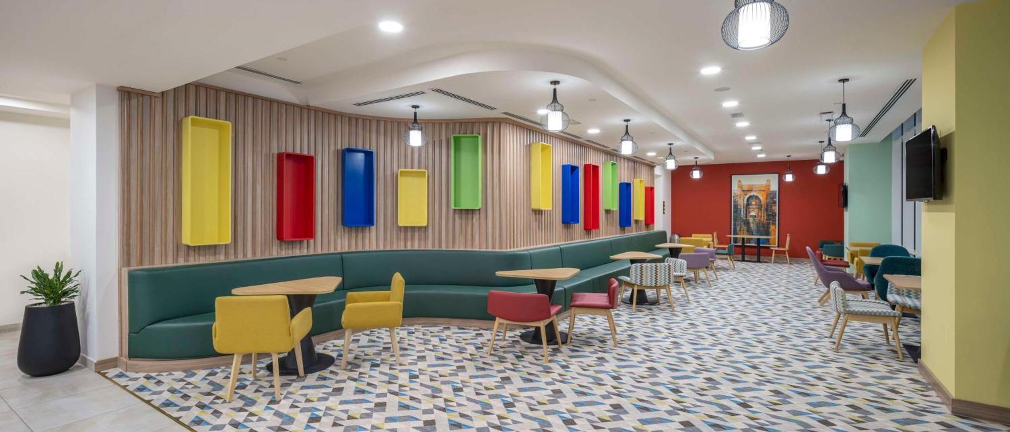 Готель Hampton By Hilton Doha Old Town Екстер'єр фото